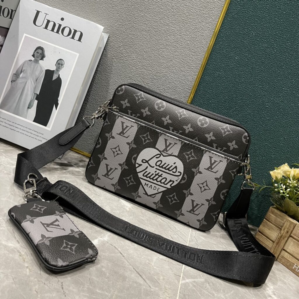 ルイ・ヴィトン「Louis Vuitton」新作 Trio メッセンジャーバッグ