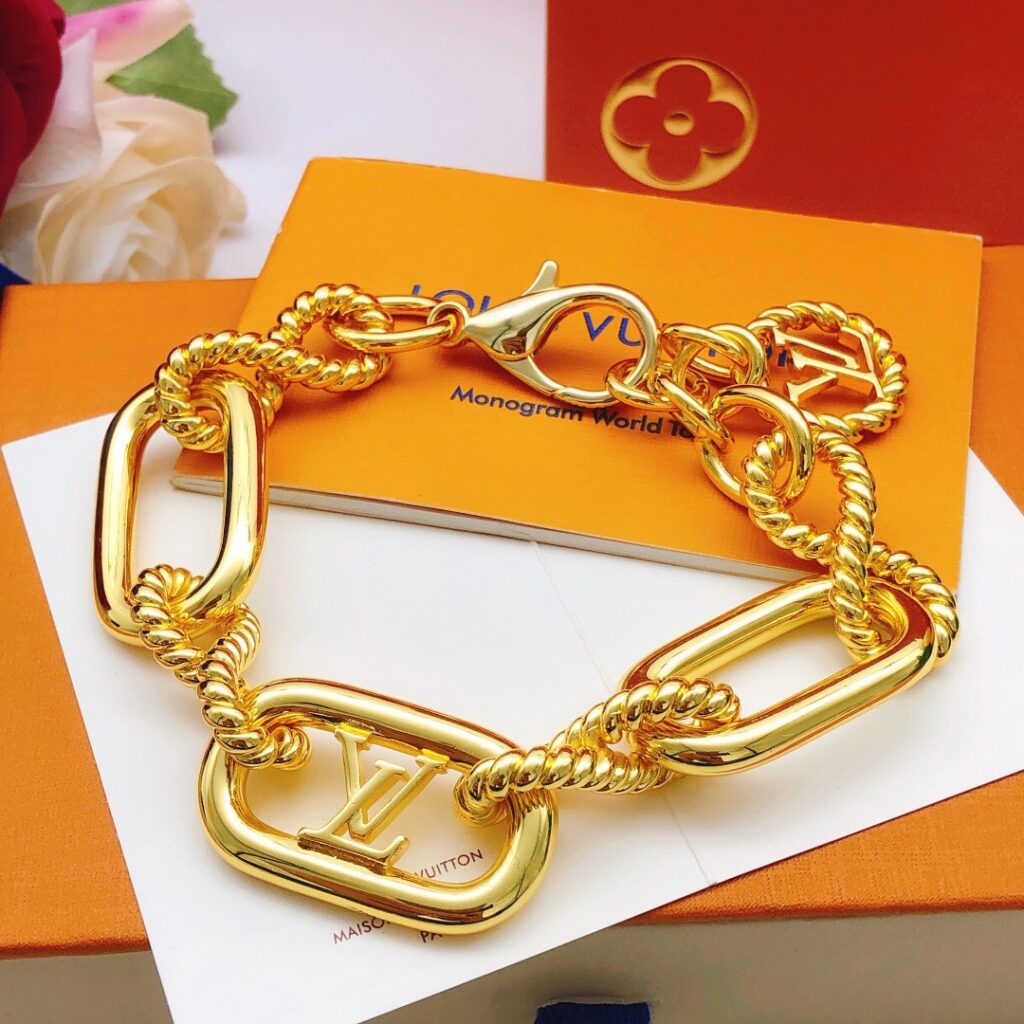 ルイ・ヴィトン シグネチャーチャームブレスレット