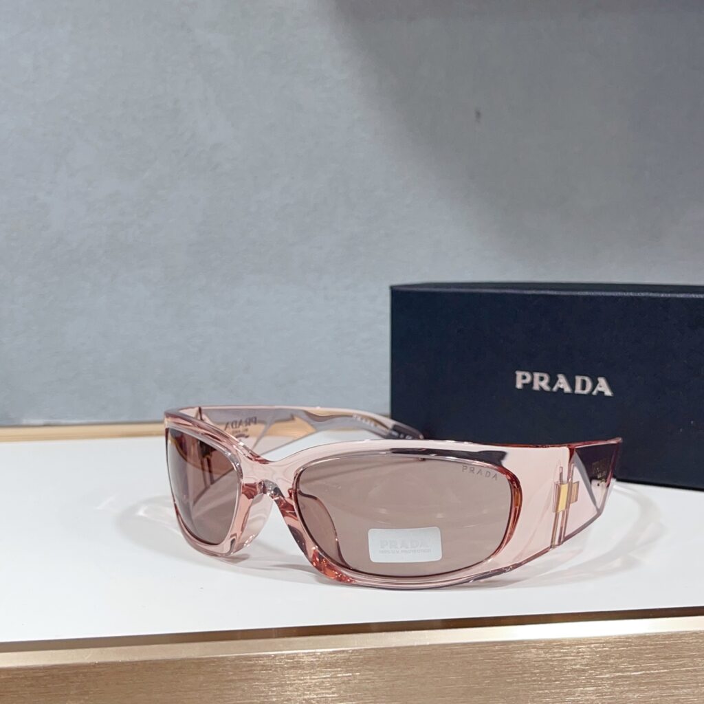 【厳選在庫】Prada ビジネス兼用高級サングラス「全天候遮光」