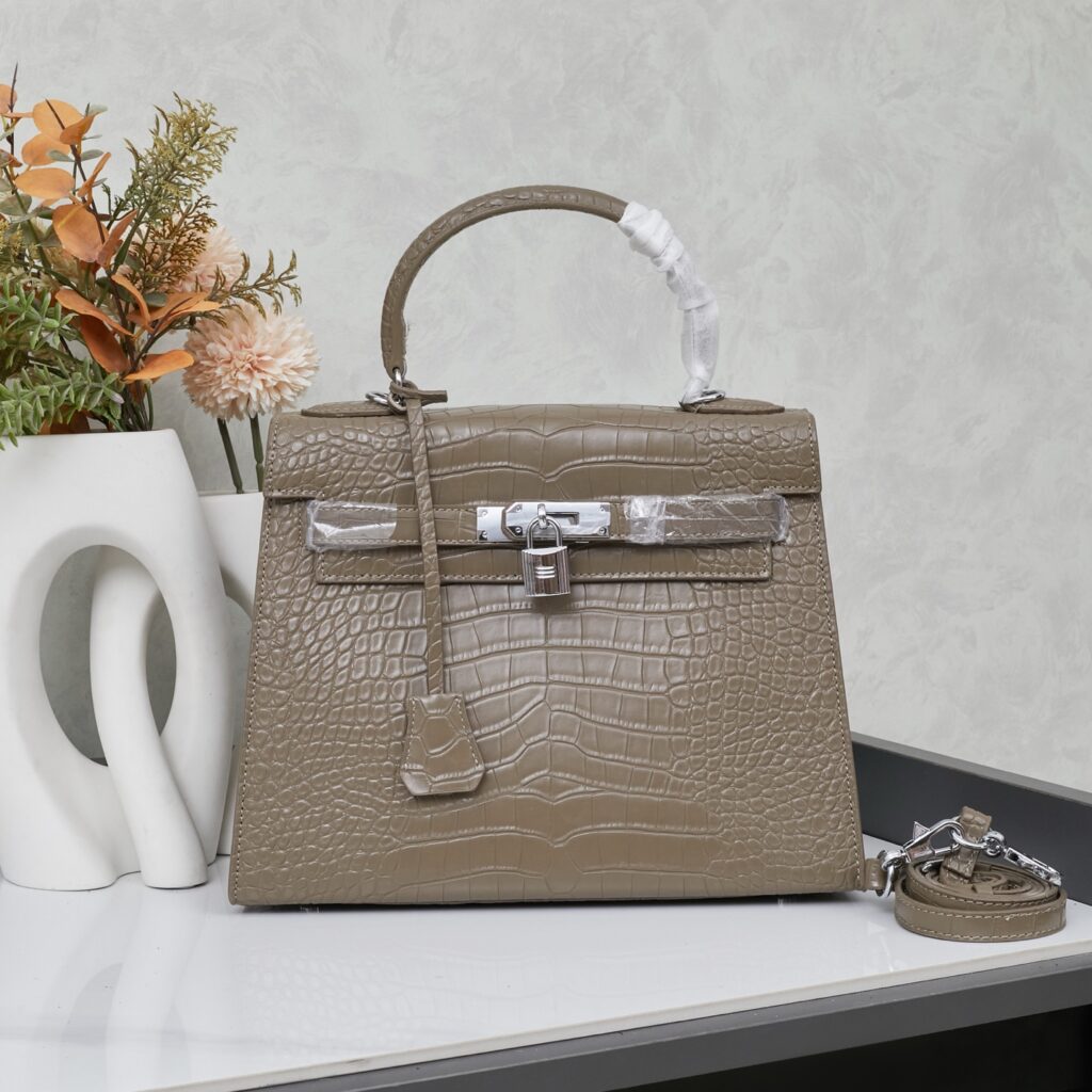 エルメス ケリー 19/25/28 ストーンパターンレザー バッグ「Kelly II Sellier」