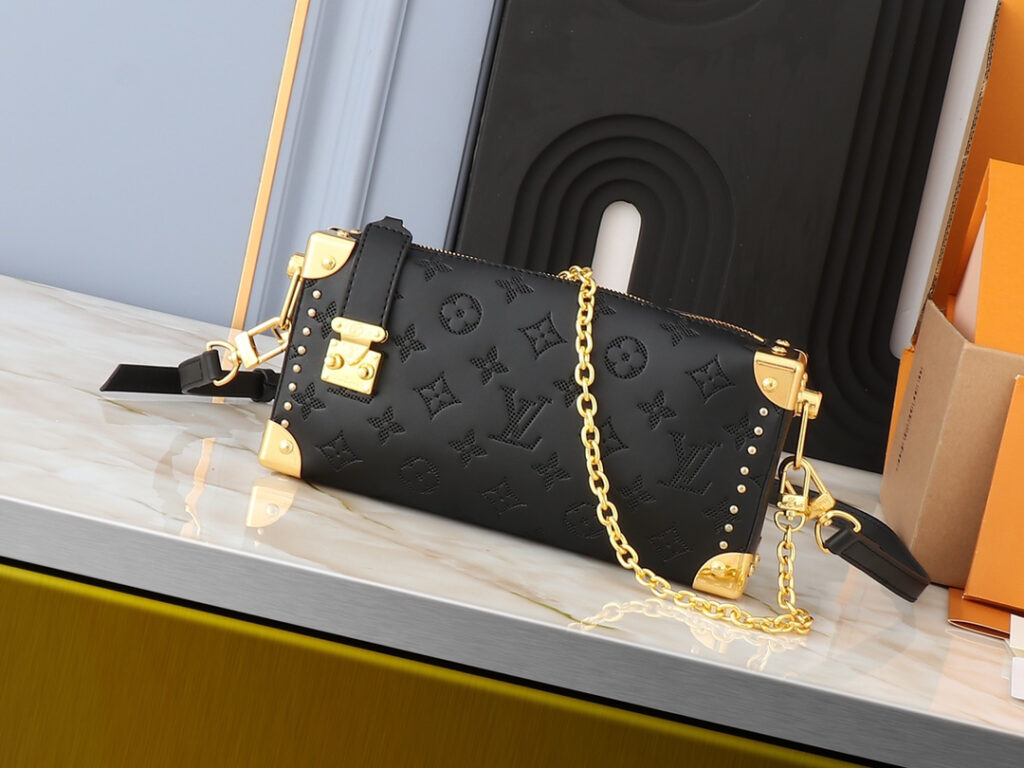 ルイ・ヴィトン スリム・トランク バッグ「Slim Trunk Bag」