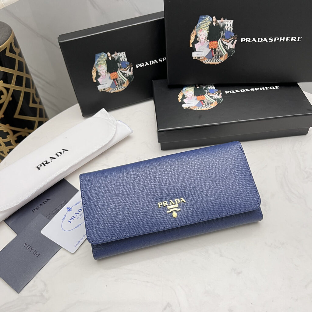 プラダ「PRADA」 サフィアーノレザー 財布 ネイビー