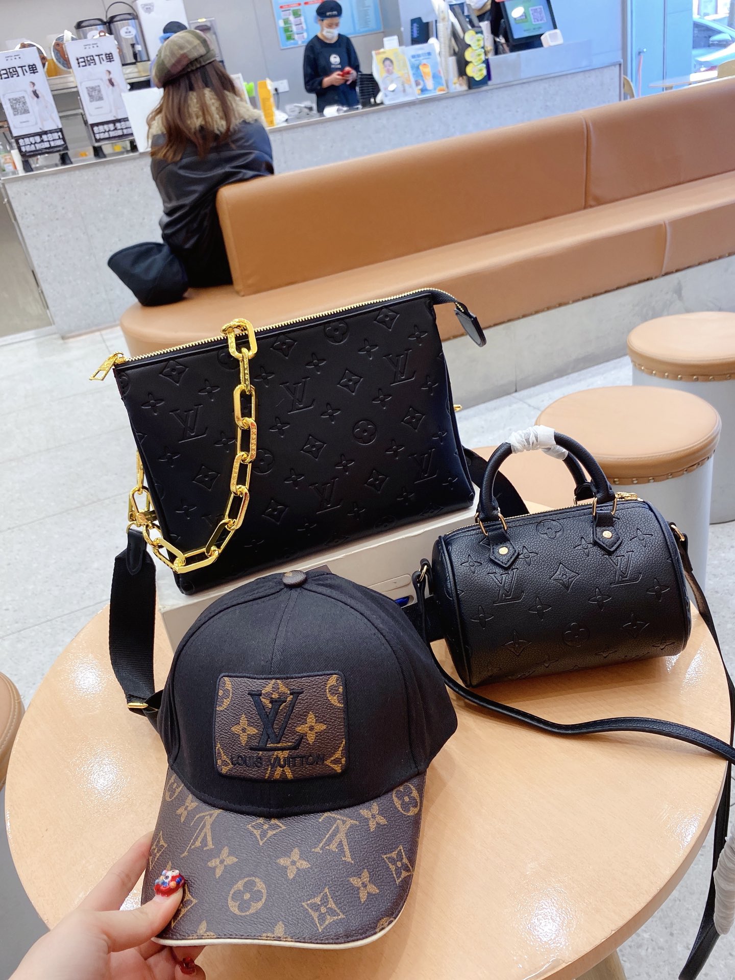 「ルイ・ヴィトン」Louis Vuitton チェーンバッグ+ミニボストンバッグ+キャップ 3 点セット 限定セール 大人気販売中