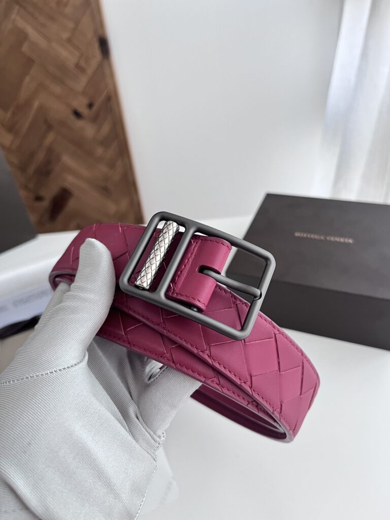 【ブランド品入庫】Bottega Veneta 上質素材ラグジュアリーベルト「全長約 100cm」