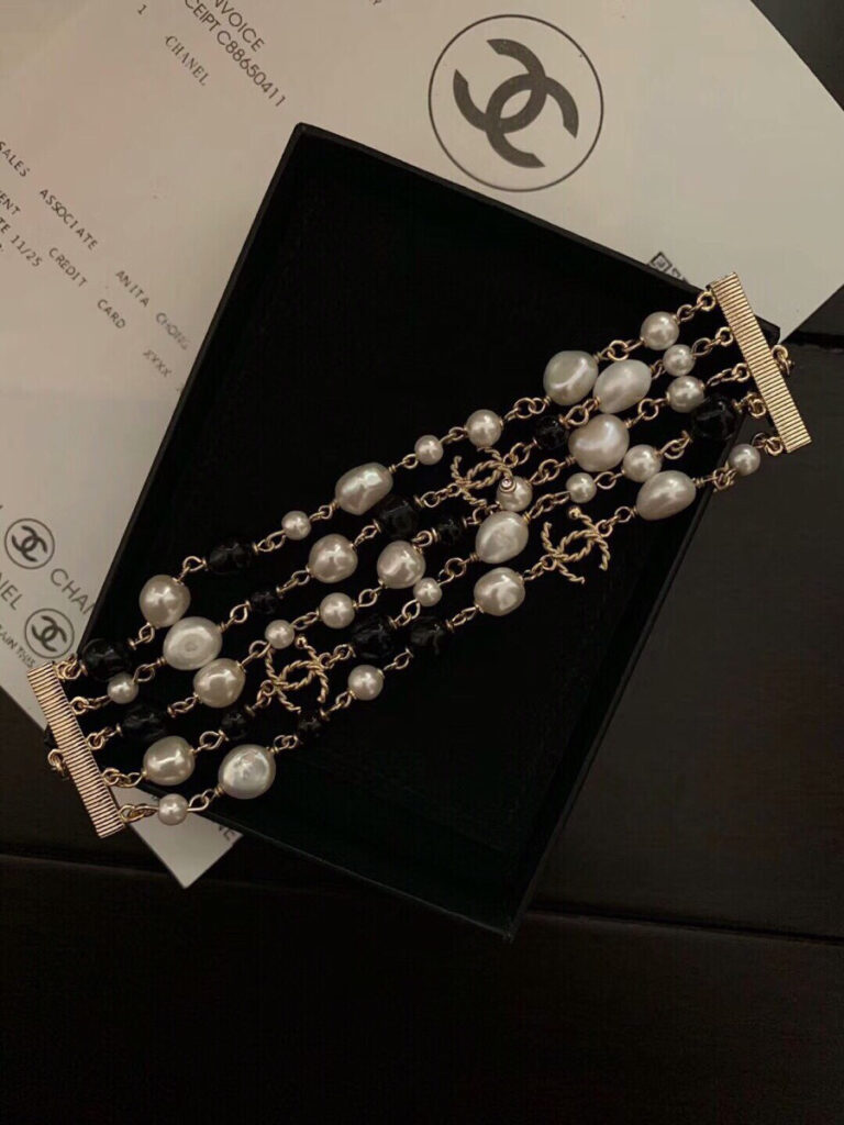 シャネル「Chanel」 ブラック＆ホワイト マルチレイヤービーズブレスレット ブレスレット