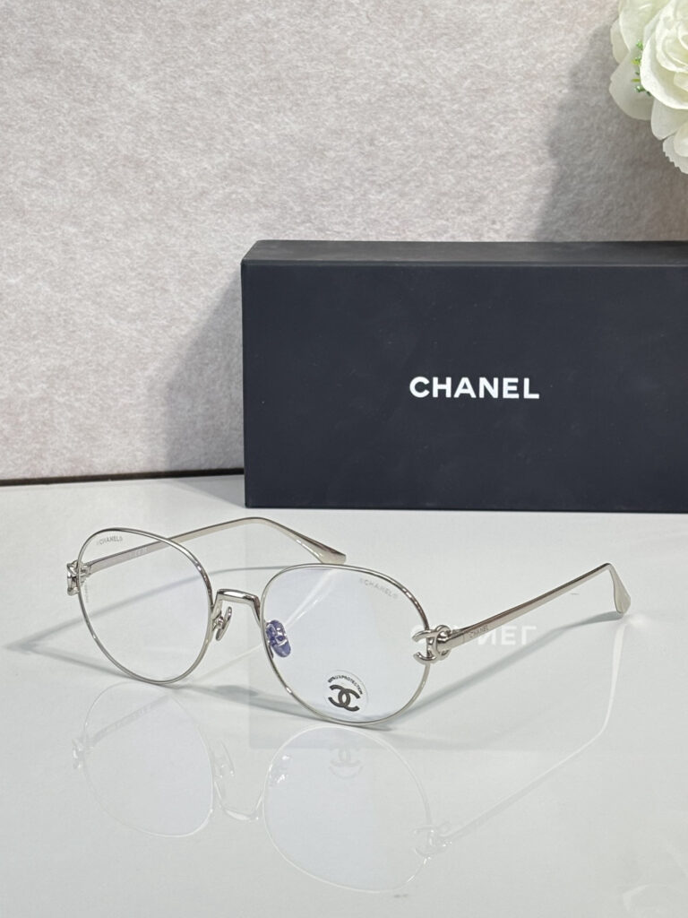 【新作到着】Chanel ハイセンスデザインサングラス「遮光レンズ搭載」