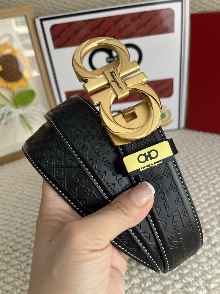 【新規倉庫入り】Salvatore Ferragamo 職人仕上げ高級ベルト「全長約 100cm」