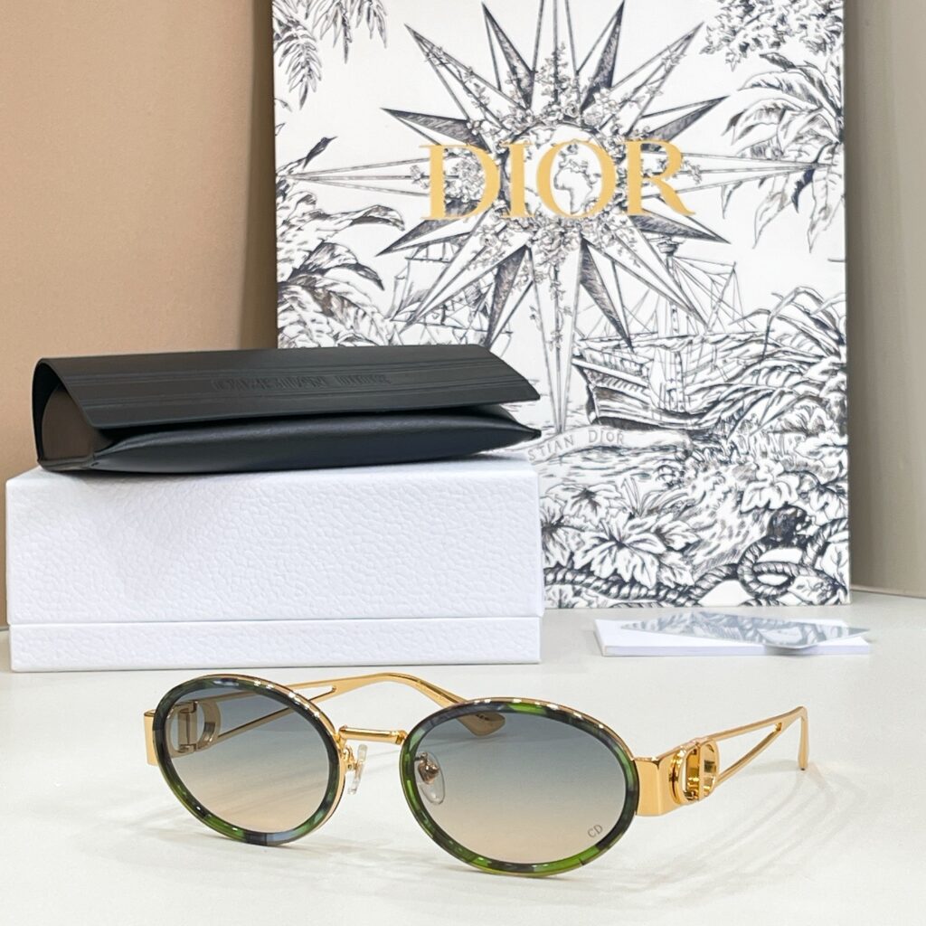 【注目新入荷】Dior フランス仕立てサングラス「ドライブ最適」