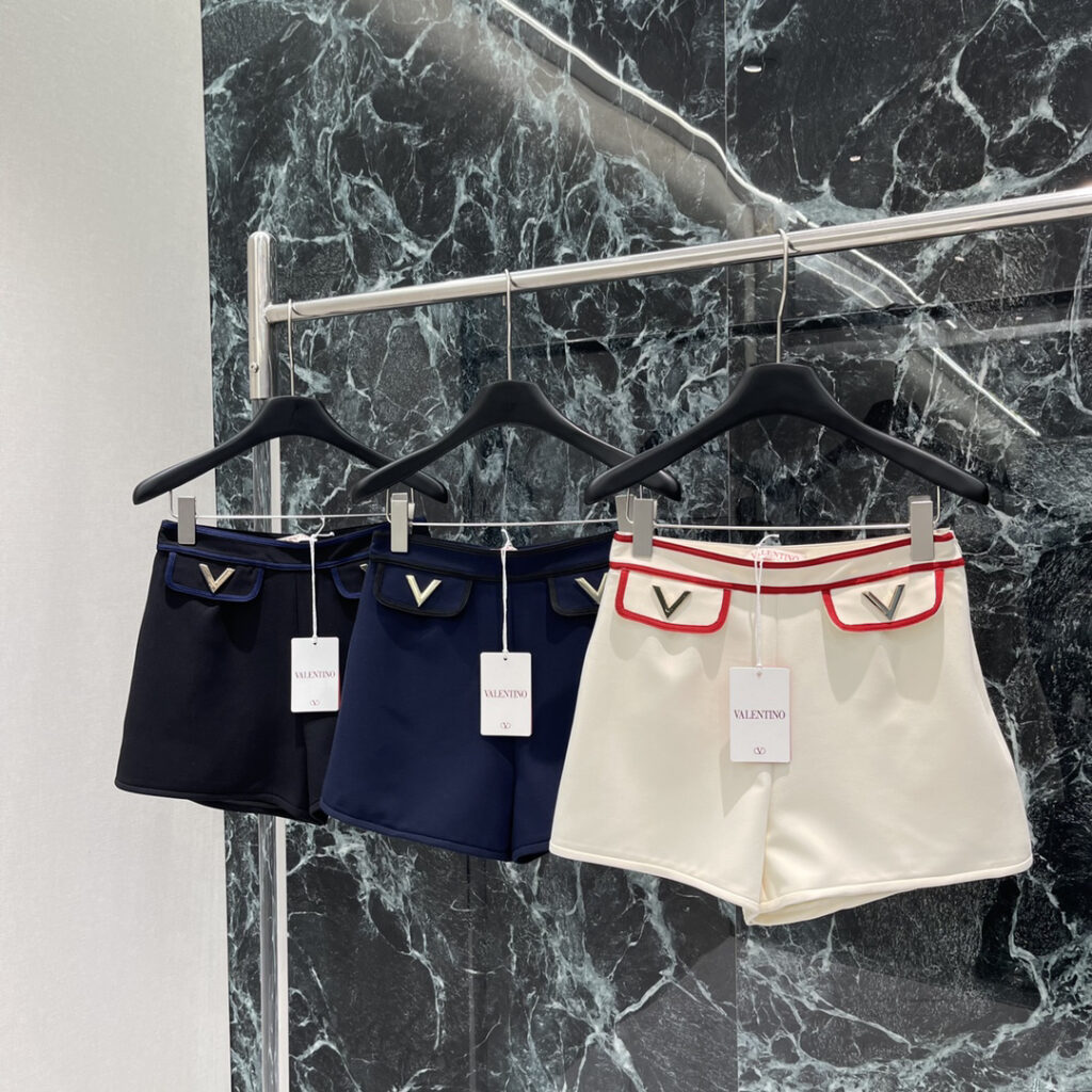 ヴァレンティノ「Valentino」25早秋の新カラーパンツ