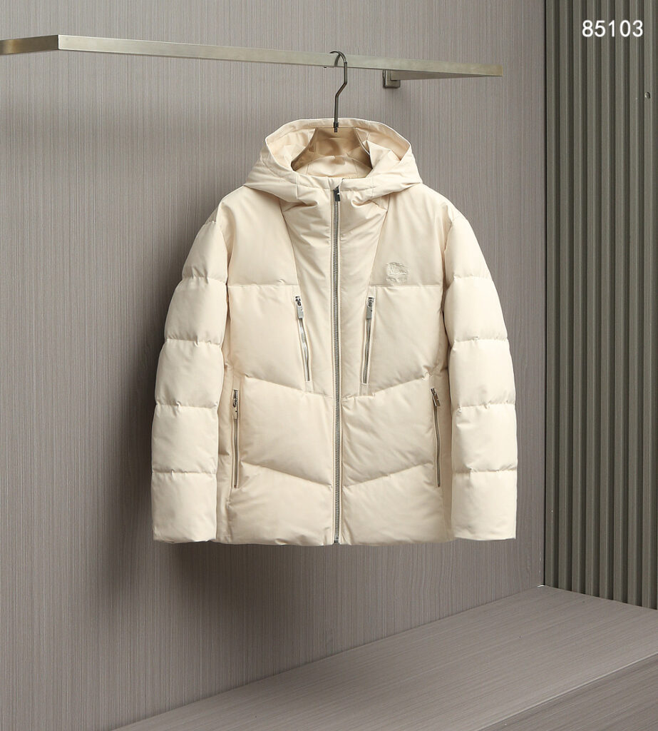 バーバリー「Burberry」秋冬定番メンズ軽量フード付きダウンジャケット