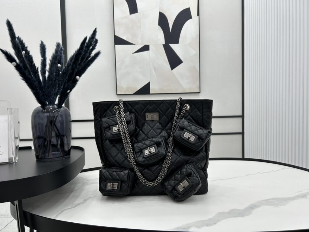 シャネル「Chanel」Vintage プレミアム ベビーカーフ ショッピングトート