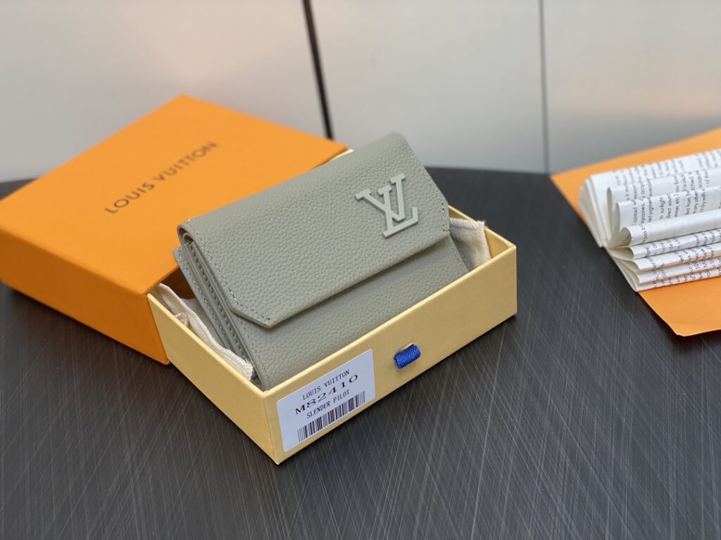 ルイ・ヴィトン「Louis Vuitton」ポルトフォイユ･パイロット