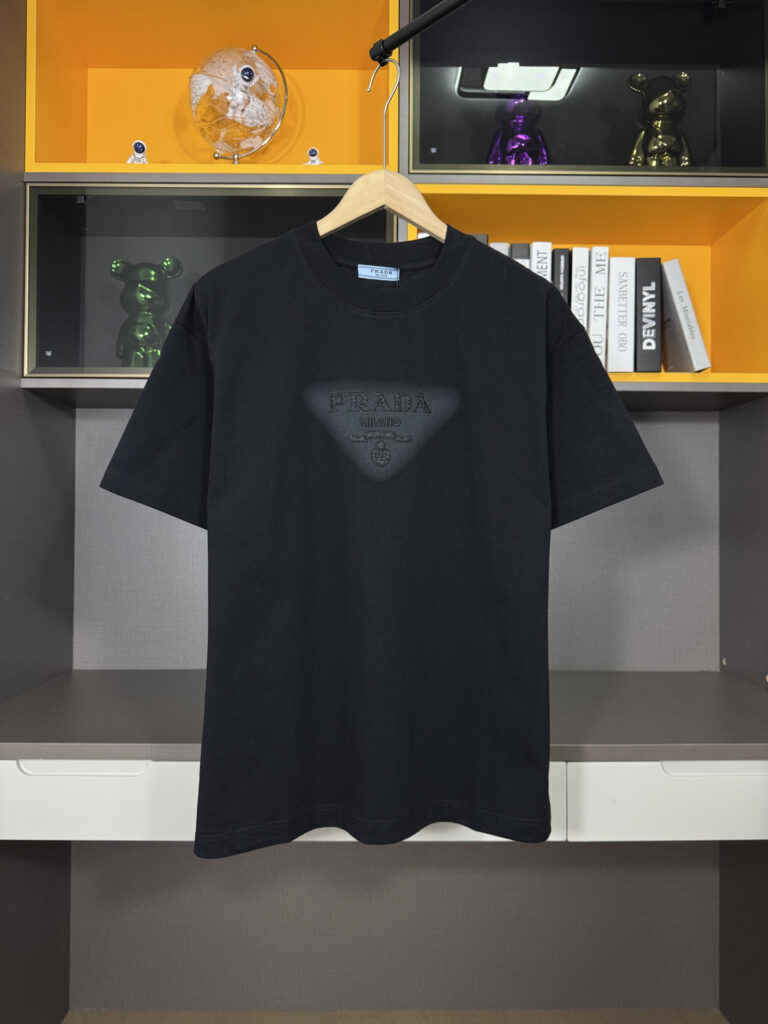 プラダ Prada 25SS トライアングルロゴ プリント&刺繍Tシャツ