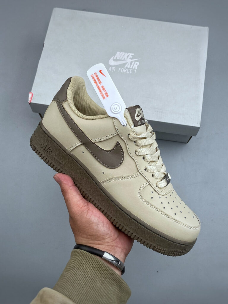 ナイキ エア フォース 1 トレンドスニーカー「Nike Air Force 1」