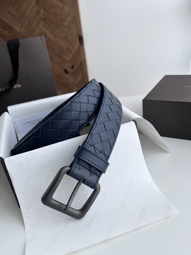【ブランド品入庫】Bottega Veneta 上質素材ラグジュアリーベルト「全長約 100cm」