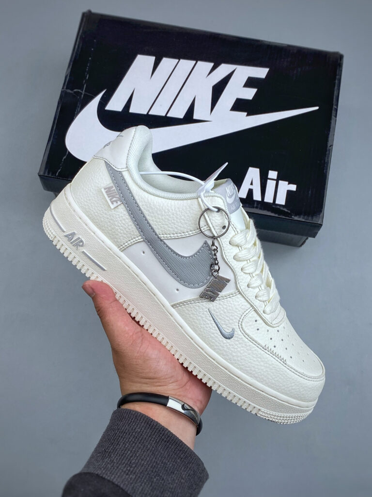 ナイキ エア フォース 1 トレンドスニーカー「Nike Air Force 1」