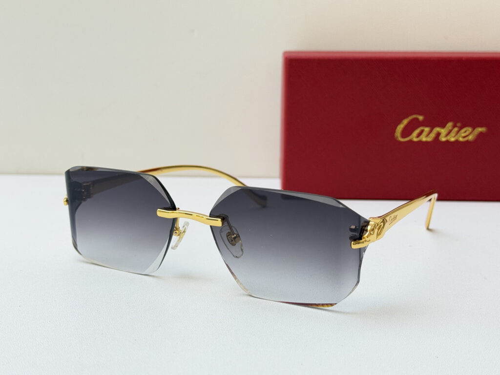 【高級品入庫】Cartier クラシカル貴族風サングラス「上質フレーム」