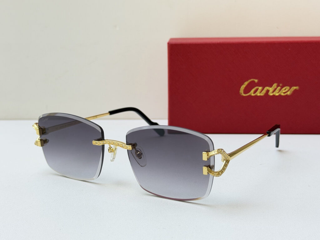 【高級品入庫】Cartier クラシカル貴族風サングラス「上質フレーム」
