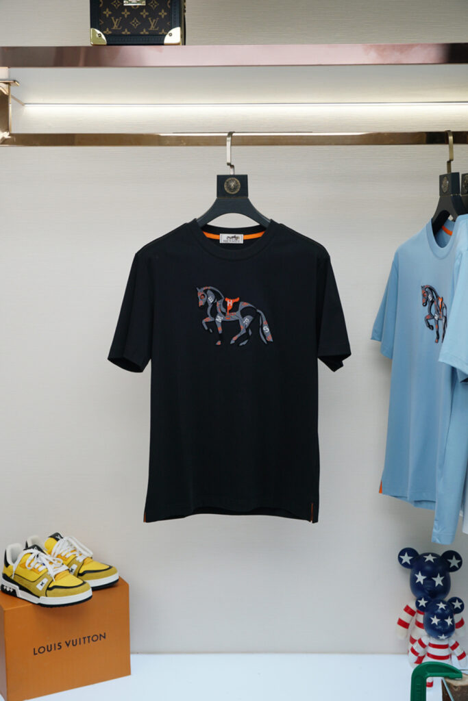 エルメス Hermès サマーコレクション メンズ クルーネックTシャツ