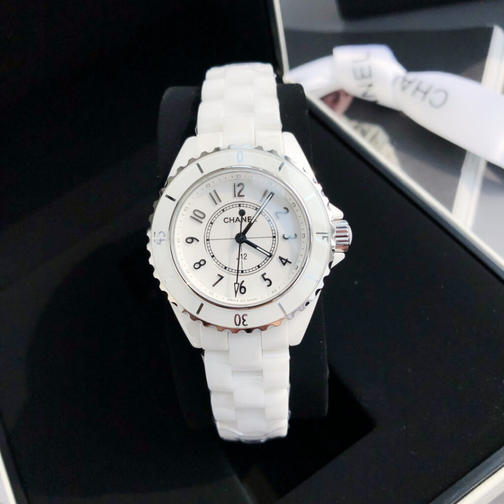 シャネル「Chanel」J12 キャリバー 33MM
