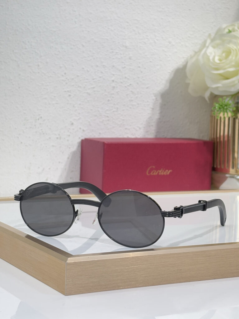 【高級品入庫】Cartier クラシカル貴族風サングラス「上質フレーム」