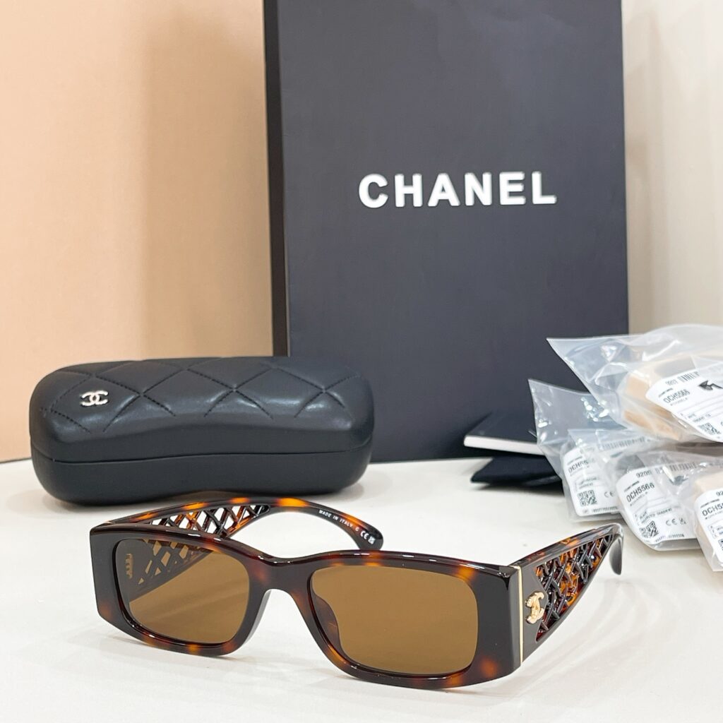 【新作到着】Chanel ハイセンスデザインサングラス「遮光レンズ搭載」