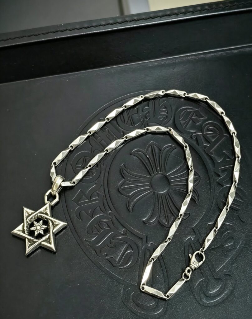 クロムハーツ「Chrome Hearts」チャームペンダント 2026