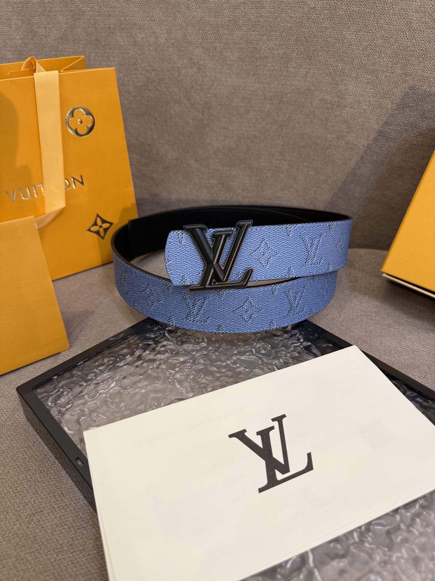 【日本未入荷】ルイヴィトン LV Dimension 両面使いベルト 40mm(全長約 100cm)