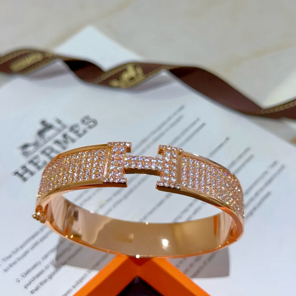エルメス ブランドの象徴的なブレスレット