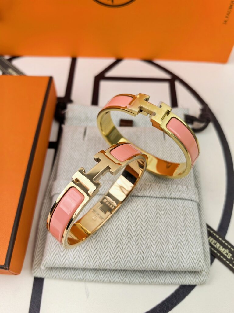 エルメス ブランドの象徴的なブレスレット