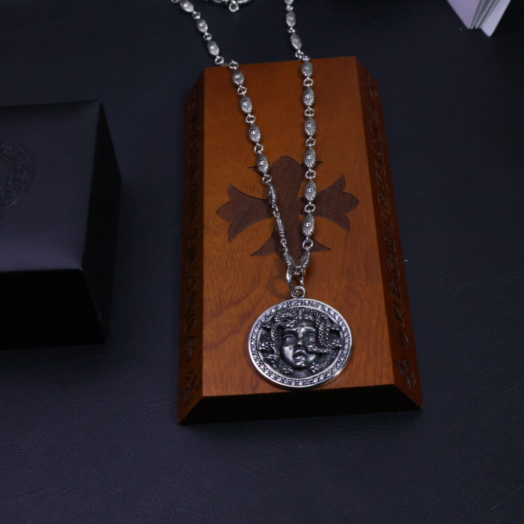 クロムハーツ「Chrome Hearts」チャームペンダント 2026