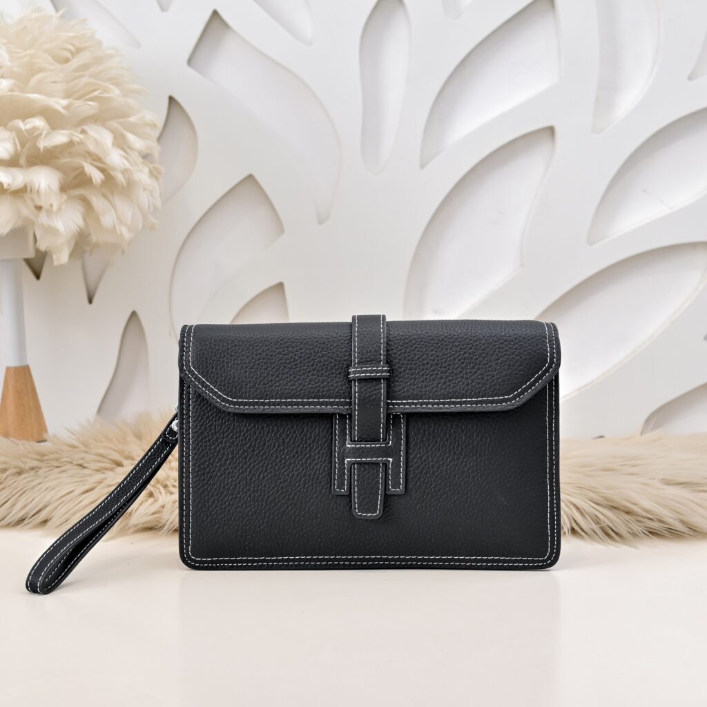 エルメス New H Passant フラップ付きクラッチバッグ