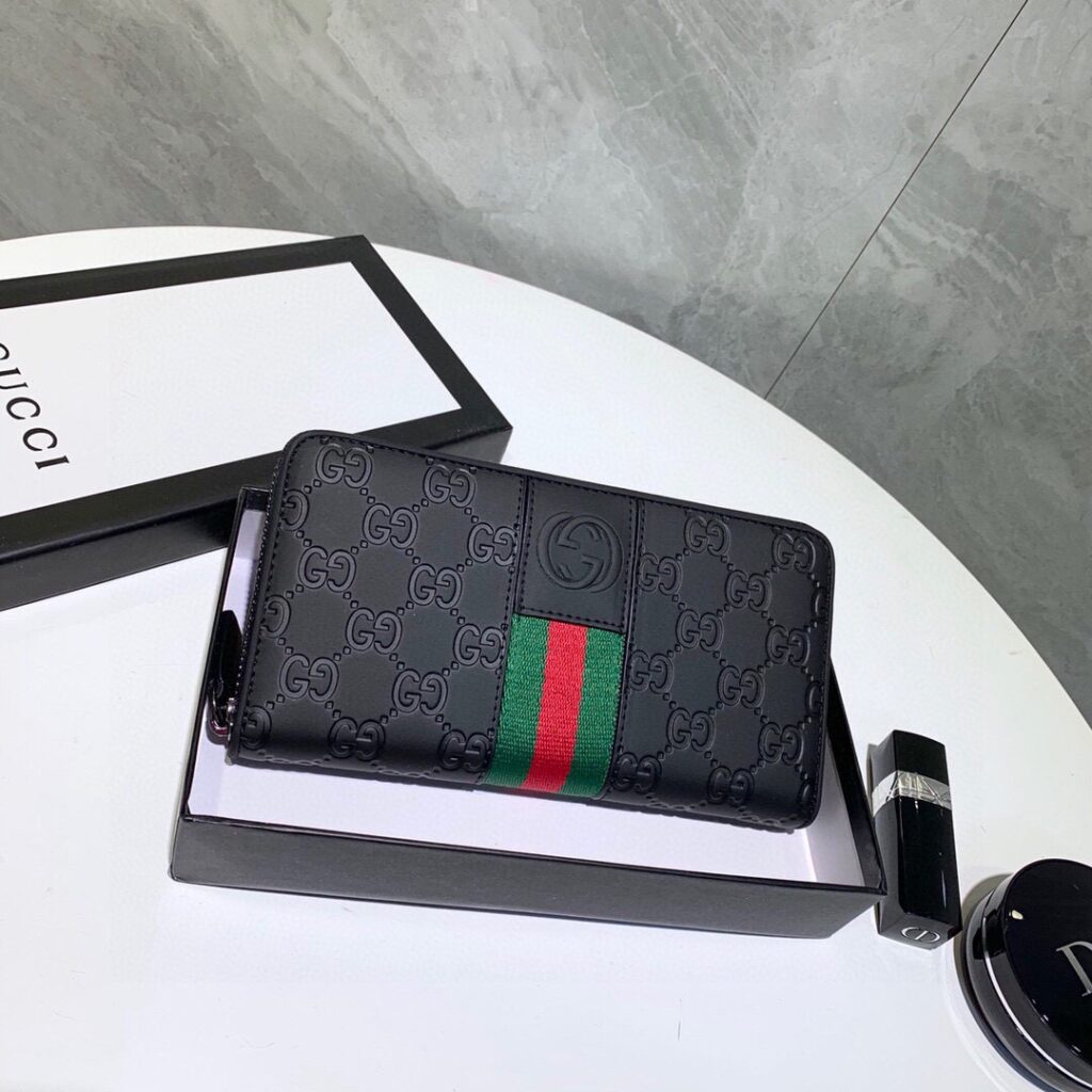 グッチ「Gucci」シグネチャー レザー ウェブ ジップアラウンドウォレット