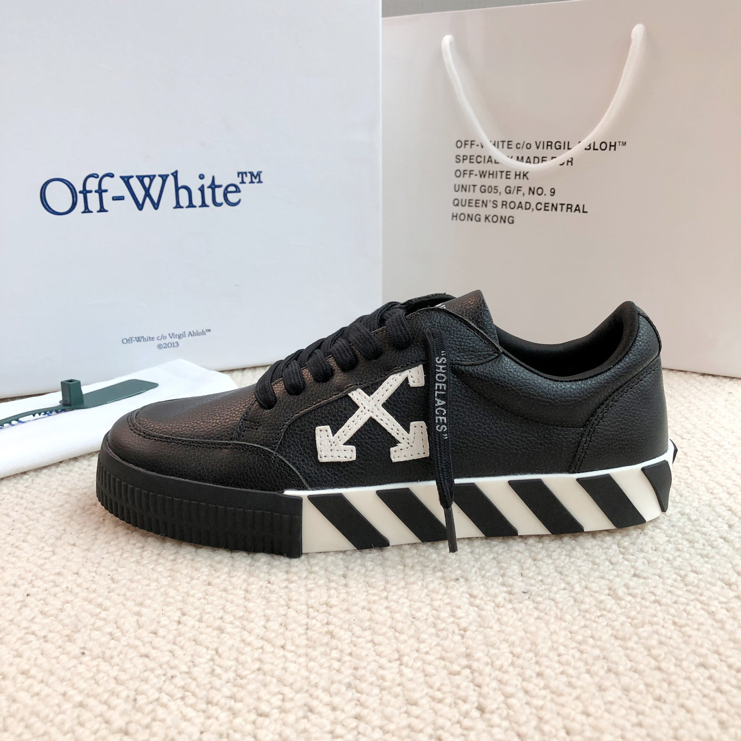 オフホワイト Vulc ローカット カジュアルスケートシューズ