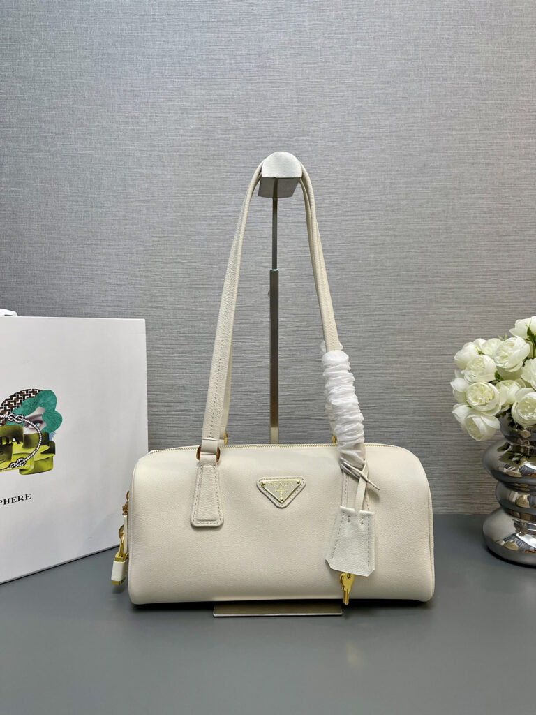 プラダ「Prada」ランウェイコレクション ショルダーバッグ