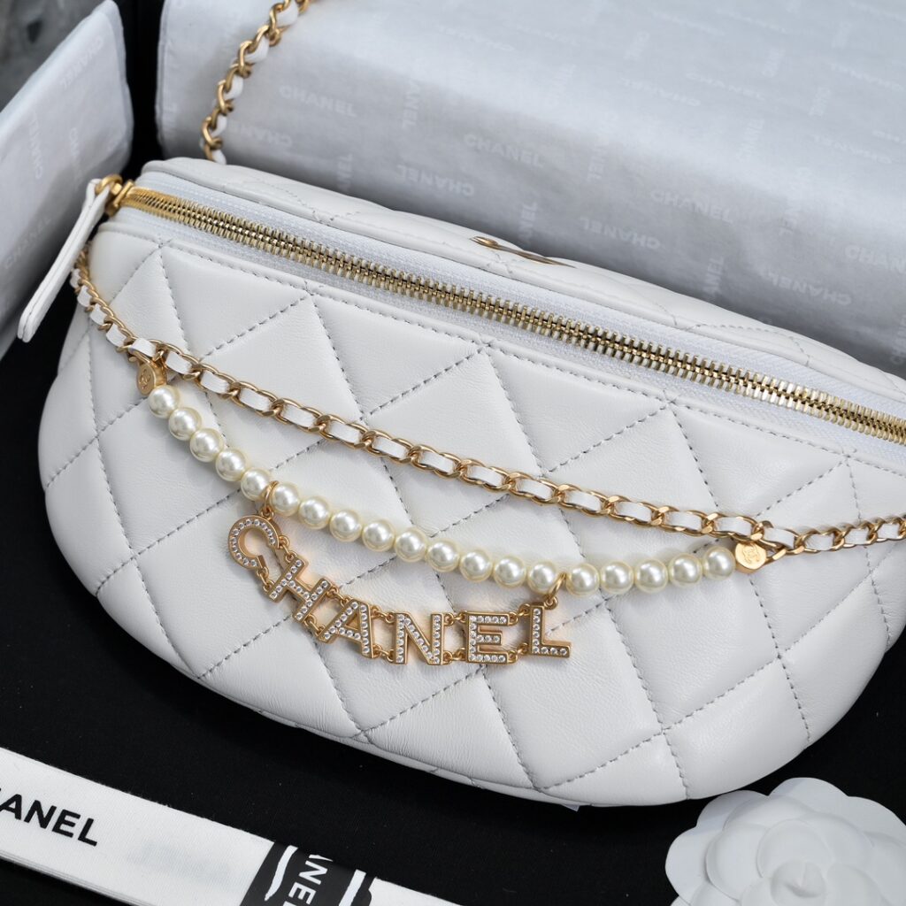 シャネル「Chanel」 Pearl Chain ウエストバッグ