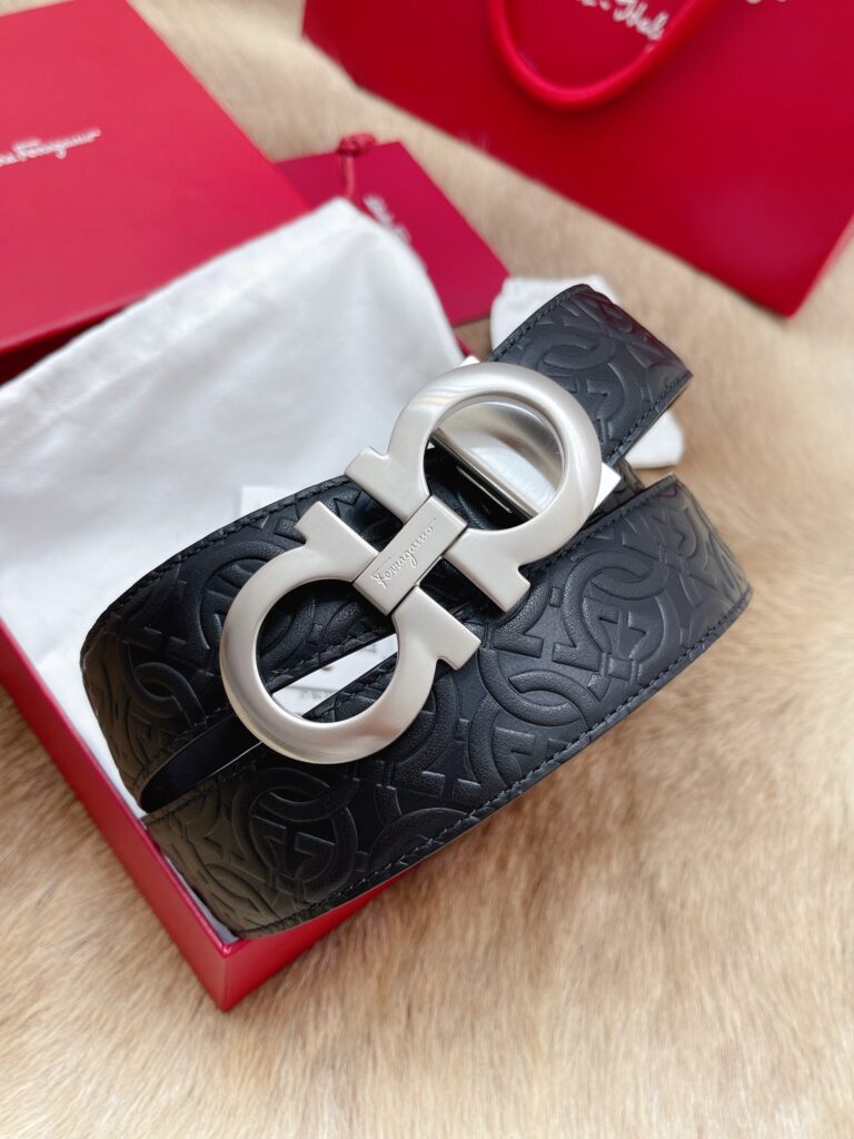 【新規倉庫入り】Salvatore Ferragamo 職人仕上げ高級ベルト「全長約 100cm」