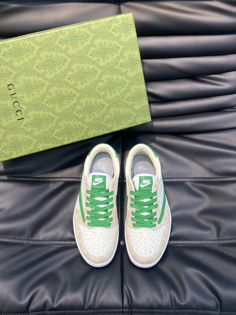 「コラボモデル」Gucci x Nike ション ローバースニーカー