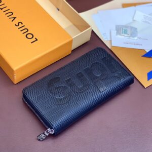 ルイ・ヴィトン「LV x Supreme」 コラボ ジッピー・ウォレット