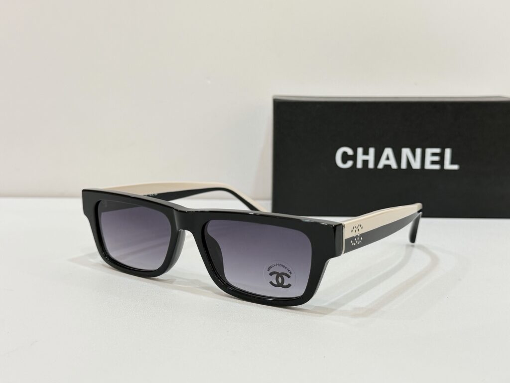 【新作到着】Chanel ハイセンスデザインサングラス「遮光レンズ搭載」