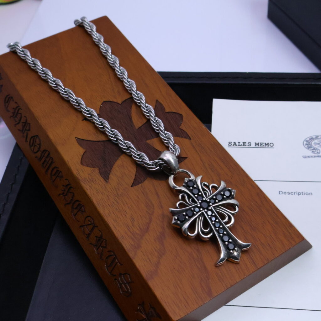 クロムハーツ「Chrome Hearts」チャームペンダント 2026