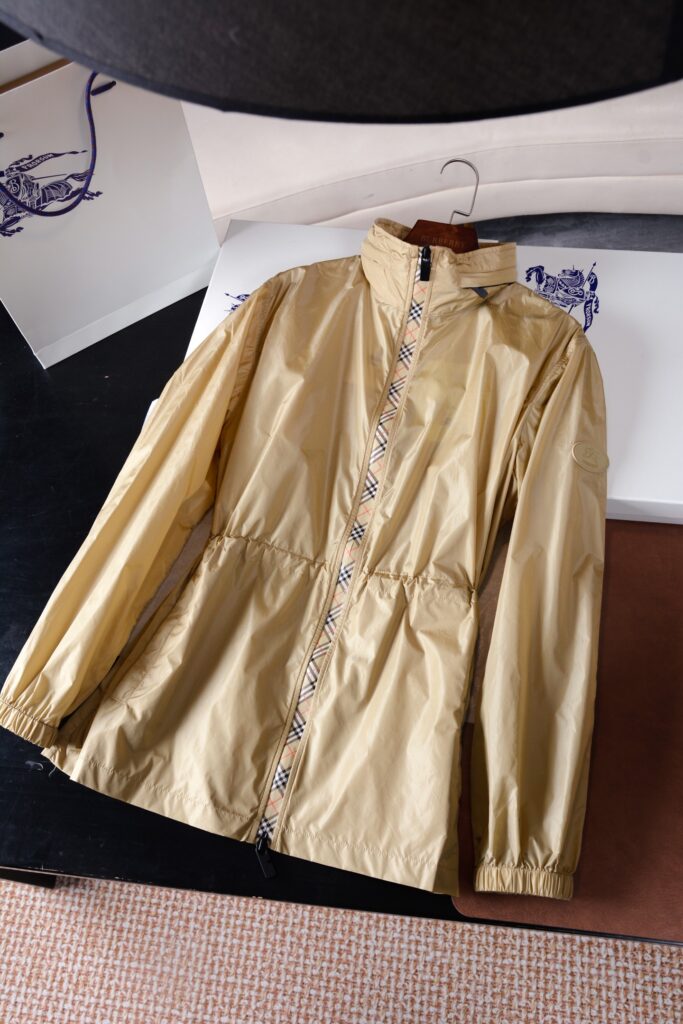 バーバリー「Burberry」Kensington Trench Coat