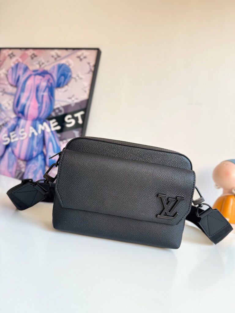 ルイ・ヴィトン「Louis Vuitton」スタイリッシュ メッセンジャーバッグ