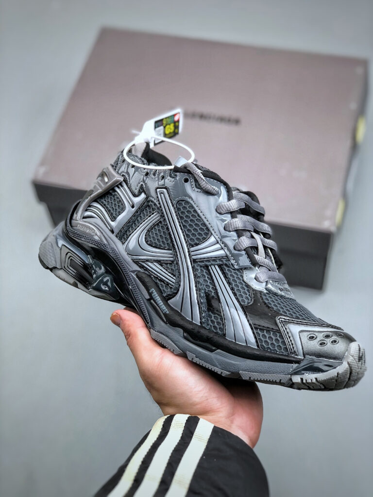 バレンシアガ ランナー スニーカー「Runner Sneaker」