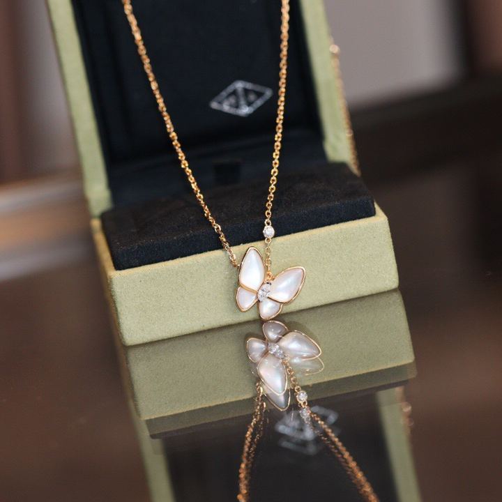 ヴァン クリーフ&アーペル「Van Cleef & Arpels」Two Butterfly ピンクゴールド マザーオブパール ダイヤモンド ペンダント42cm