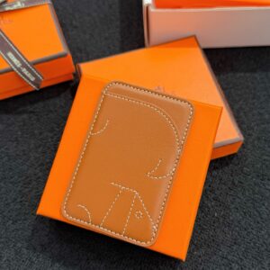 【限定新入荷】エルメス Cheval MagSafe 本革カードケース「12 シリーズ以降全 iPhone 対応」