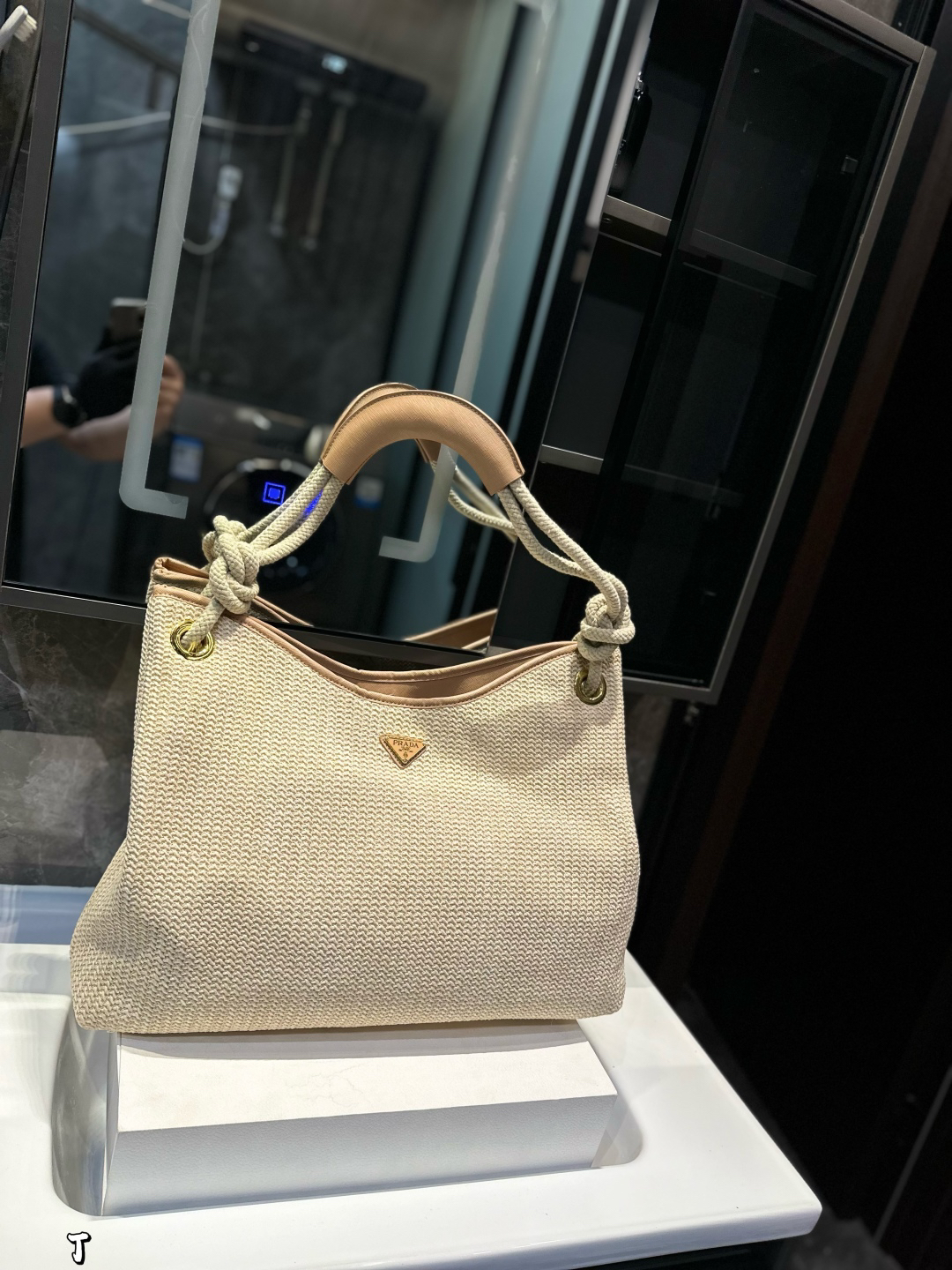プラダ「Prada」 トライアングルロゴ ショッピングトートバッグ トートバッグ