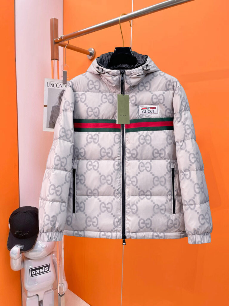 グッチ「Gucci」秋冬フード付きダウンジャケット