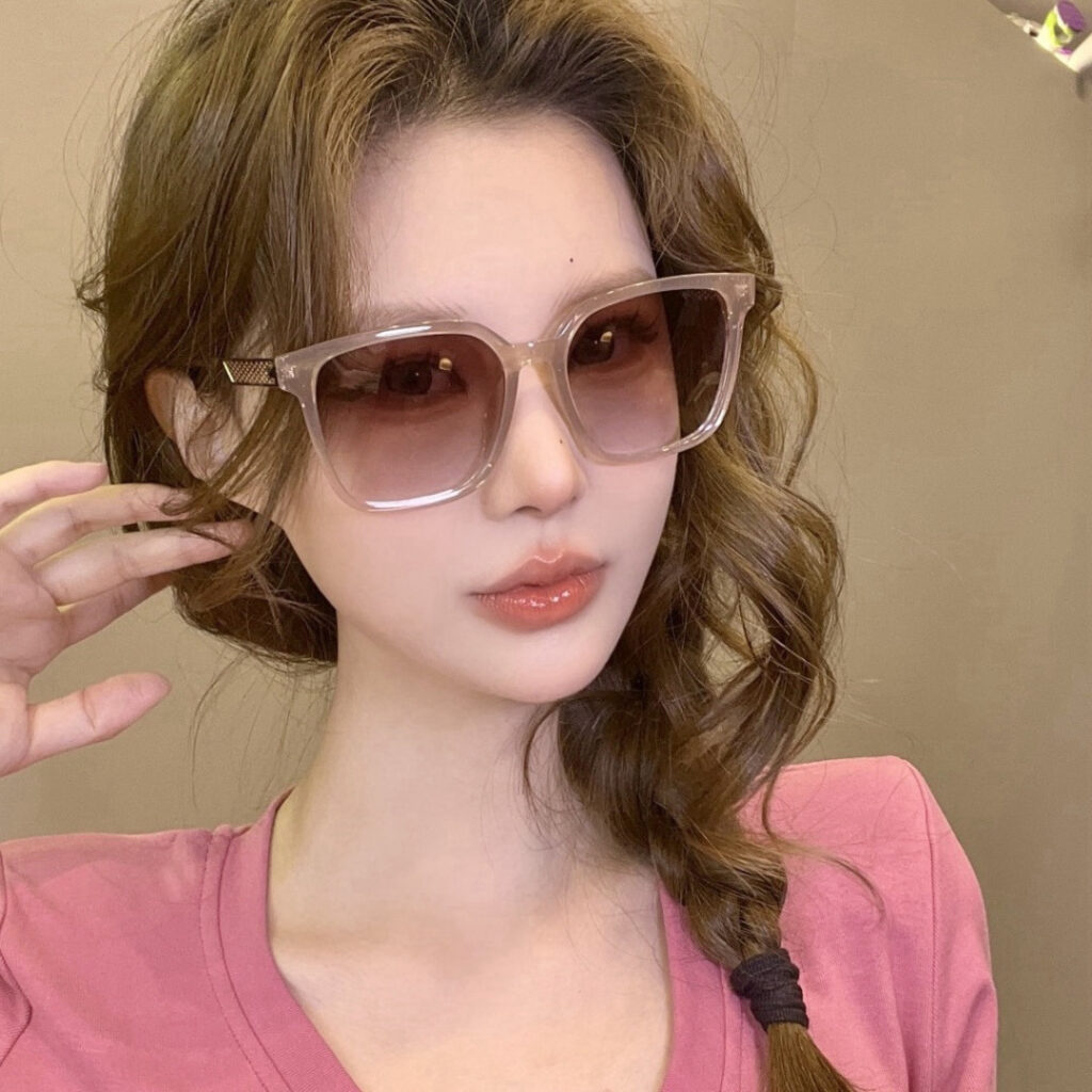【注目新入荷】Dior フランス仕立てサングラス「ドライブ最適」