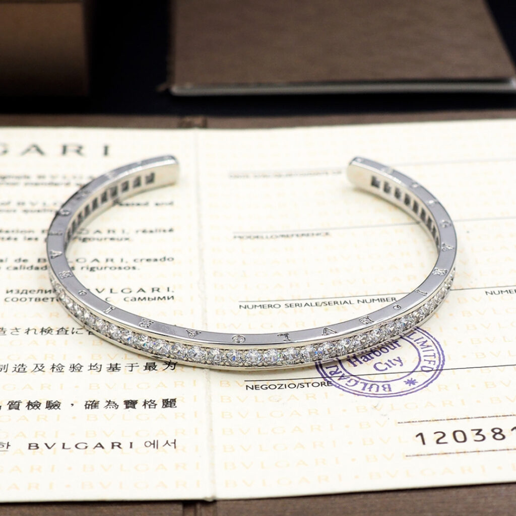 ブルガリ「Bvlgari」 シー型オープン フルダイヤモンド ブレスレット 8mm幅 総重量22g